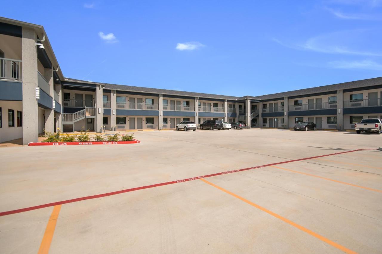 Americas Best Value Inn & Suites Northeast Houston I-610 Exterior foto